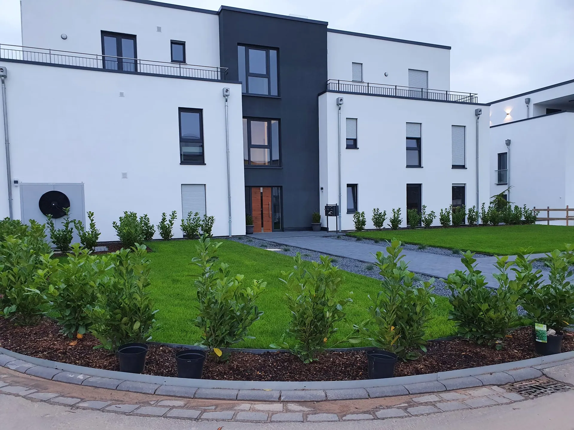 GaLa-Bau: Poolbau-Erdarbeiten – Projektfoto UBW Ulukoc Bau Wittlich